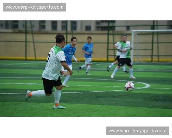 足球比赛集锦：从瞬间到热爱的全景解读